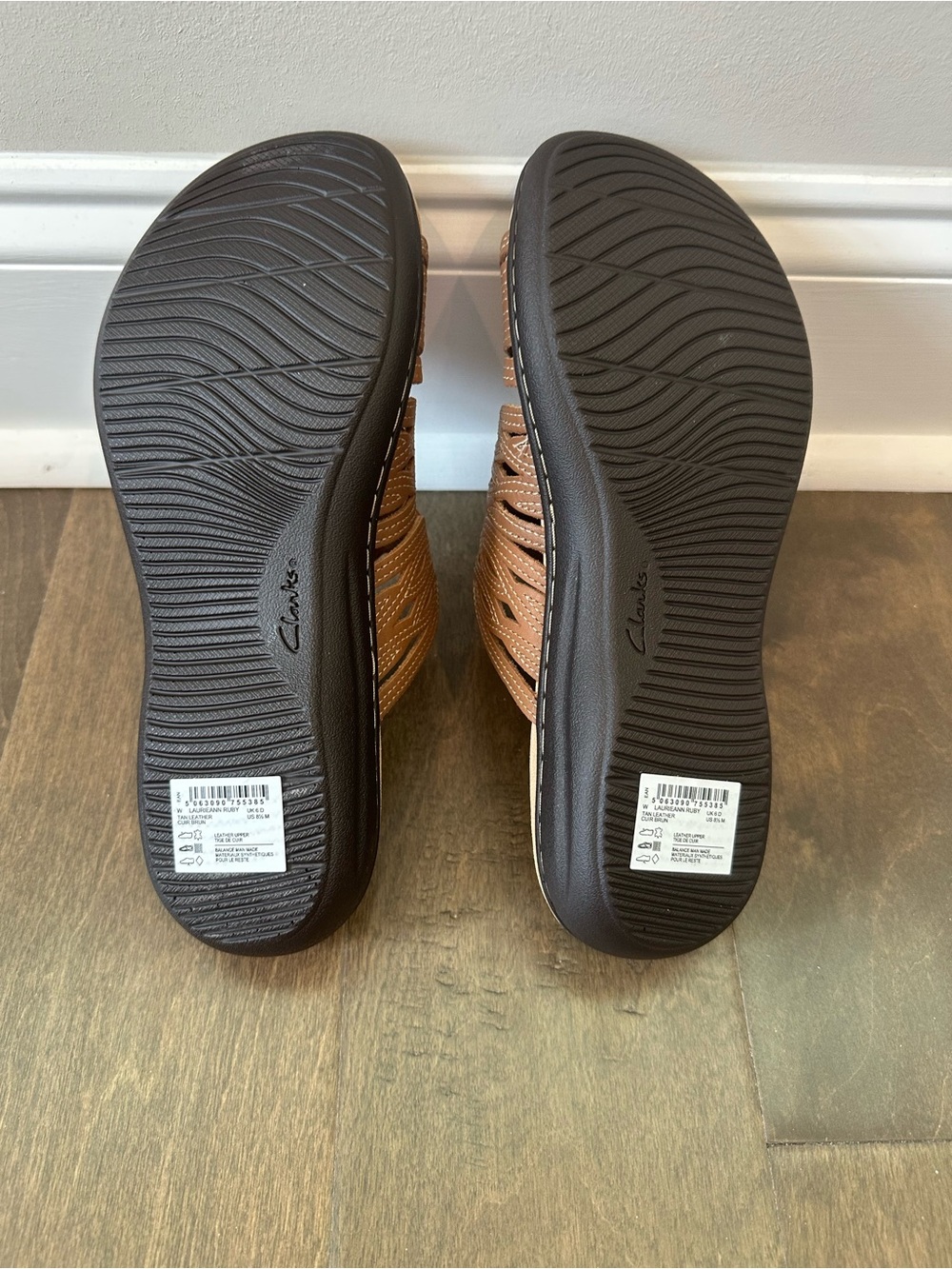 NWB Clarks Tan Leather Sandals Size 8.5 Adjustable Straps - Picture 8 of 8